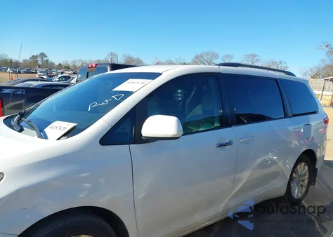 2012 Toyota Sienna Le 7 Passenger z USA, uszkodzony, nr VIN 5TDJK3DC3CS048579